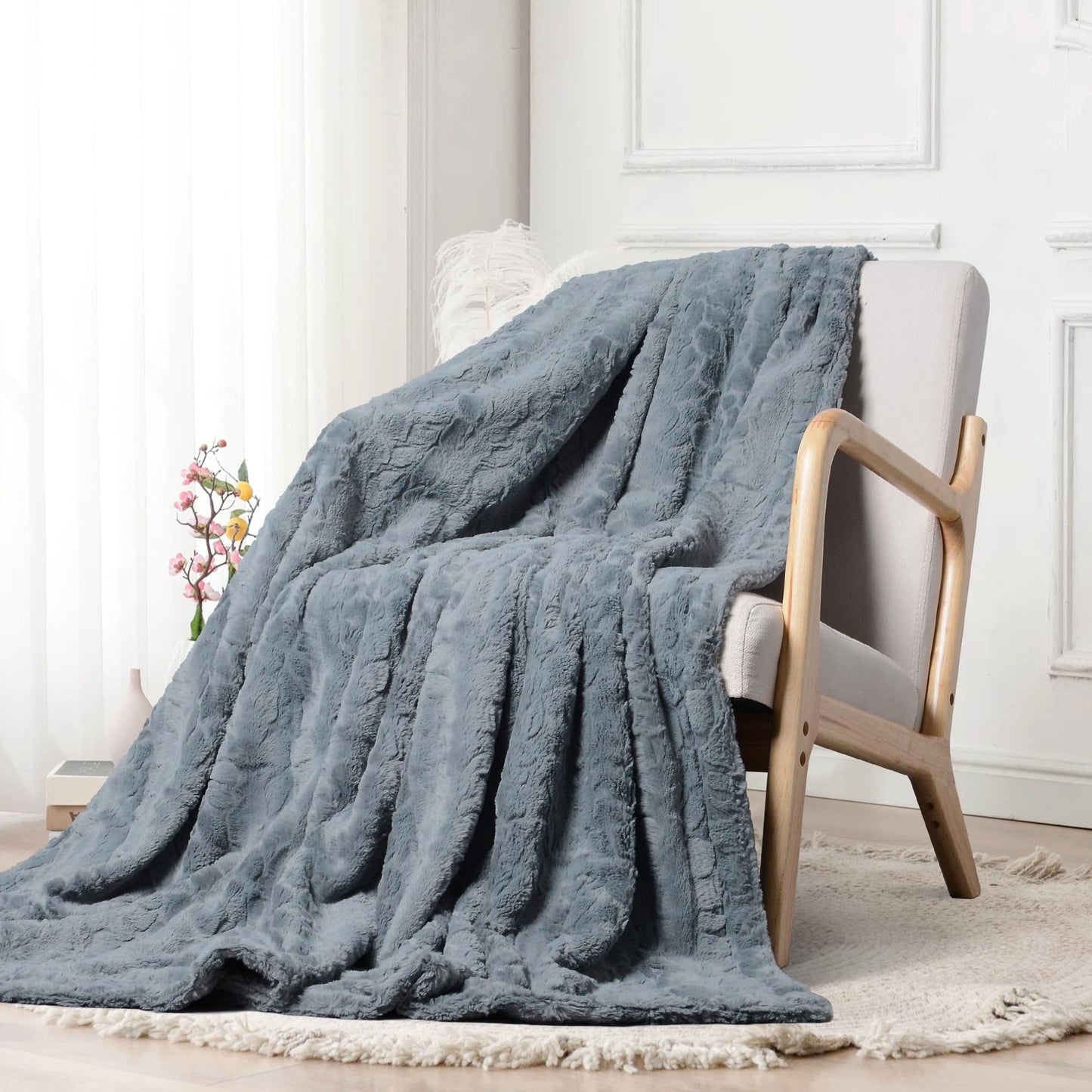 Furry Faux Fur Blanket Reversible Soft Fluffy Throw Blanket Luxury Blanket for Bed Couch Sofa 51x63 inches Grey
