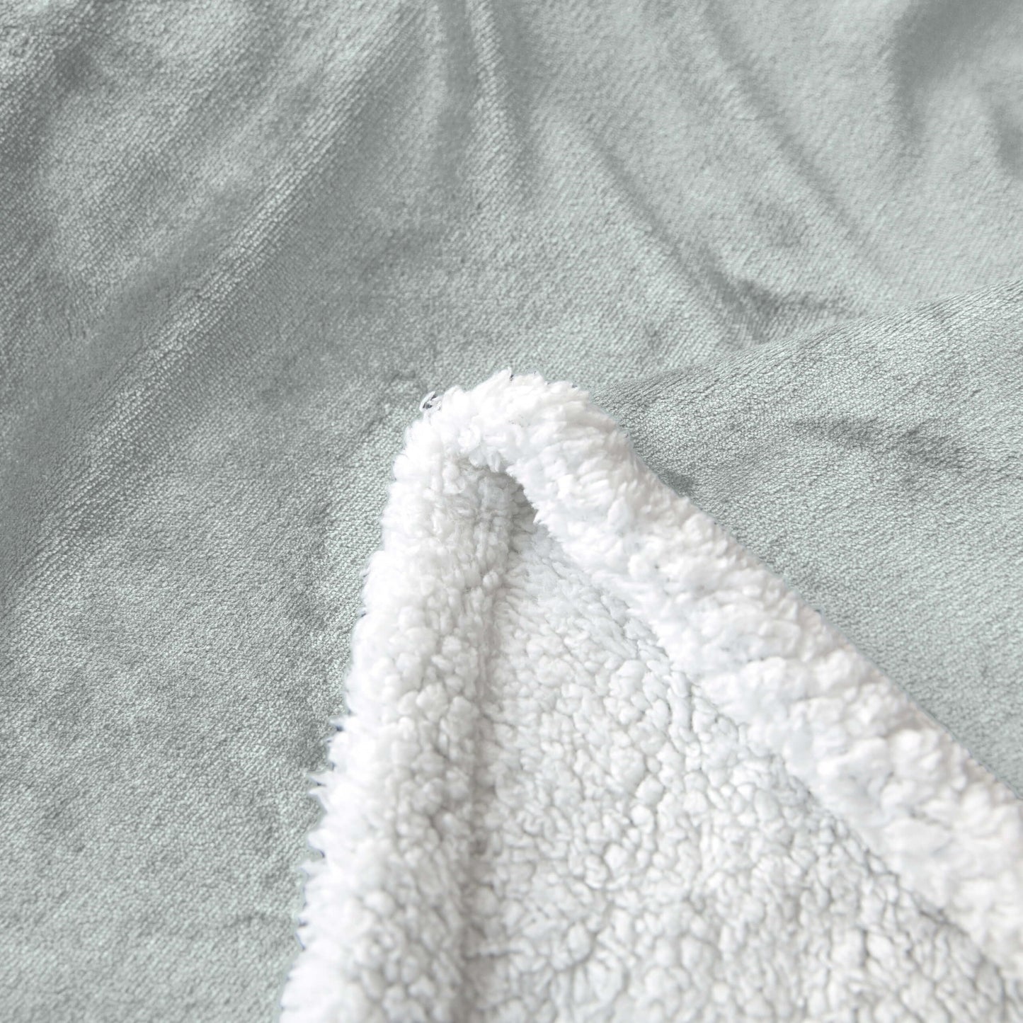 VASANI Sherpa Fleece Throw Blanket, Soft Fuzzy Blanket for Sofa Couch Bed, Warm Cozy Blanket, Light Gray, 50x60 Inches